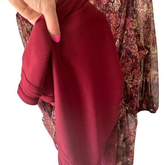 Maison Tara Curvy Size 14 Maroon Red Floral Metallic Pleat Fabric Dress - Picture 9 of 11